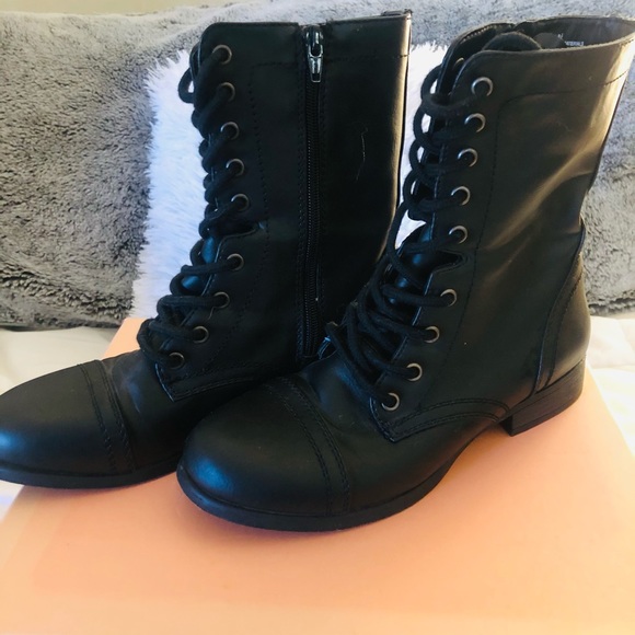 Combat boots - Picture 1 of 4